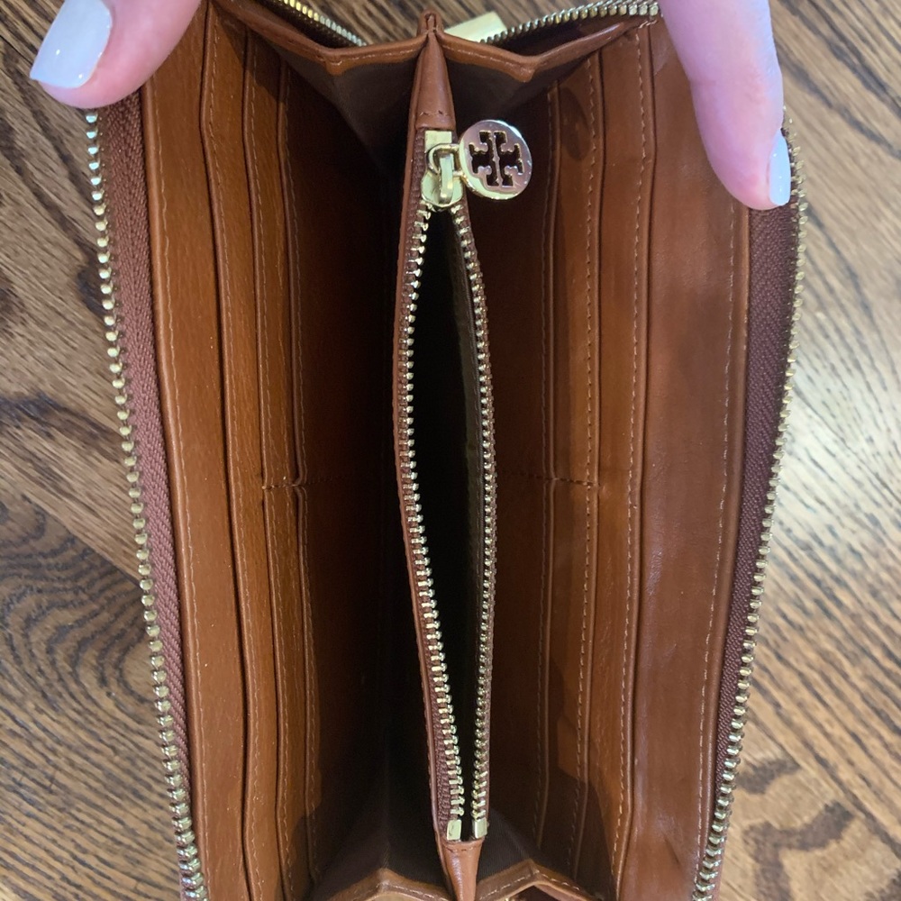 Tory Burch continental wallet